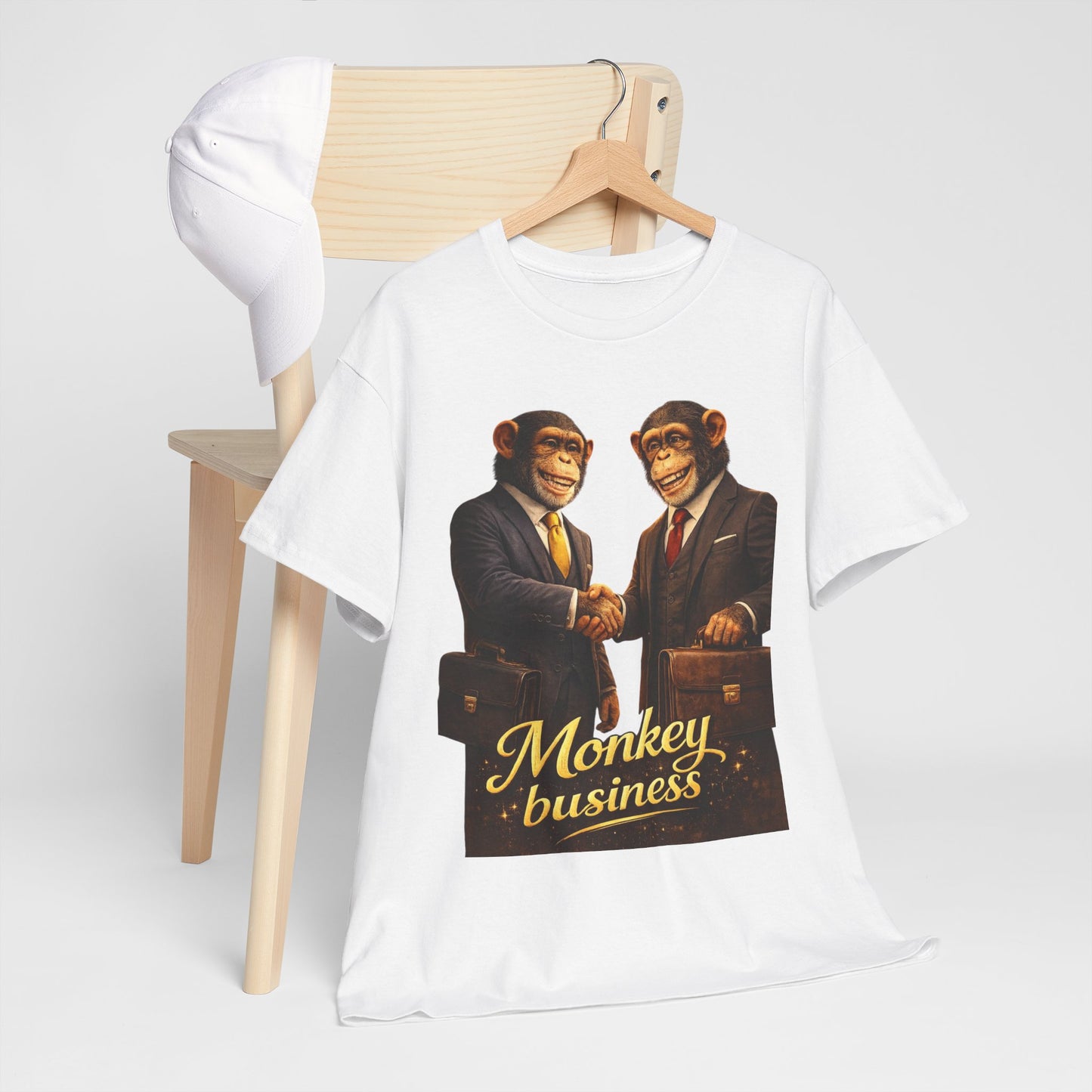 Camiseta Monkey Business: Camiseta gráfica retro de chimpancés con traje
