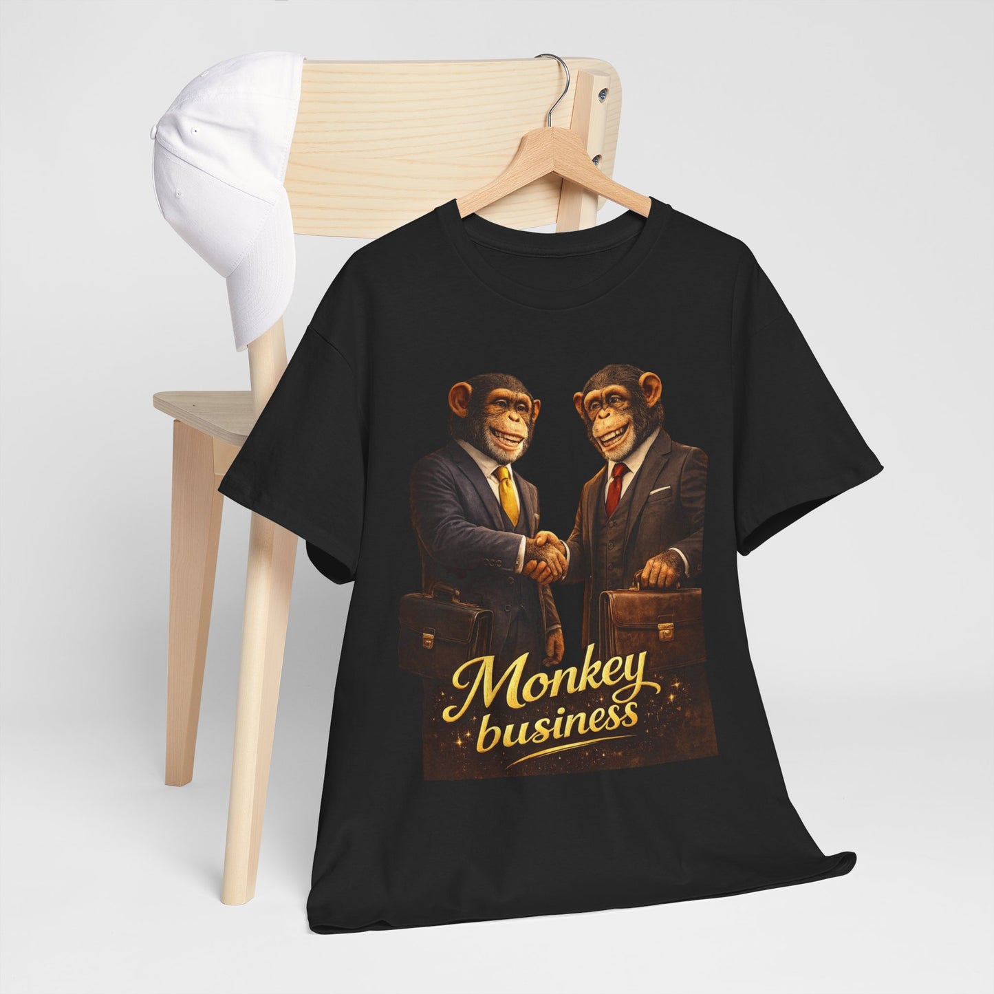 Camiseta Monkey Business: Camiseta gráfica retro de chimpancés con traje